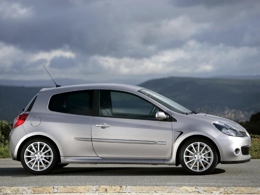  Renault Clio R.S. 2.0 16V 2006 года  (фото 42 из 125)